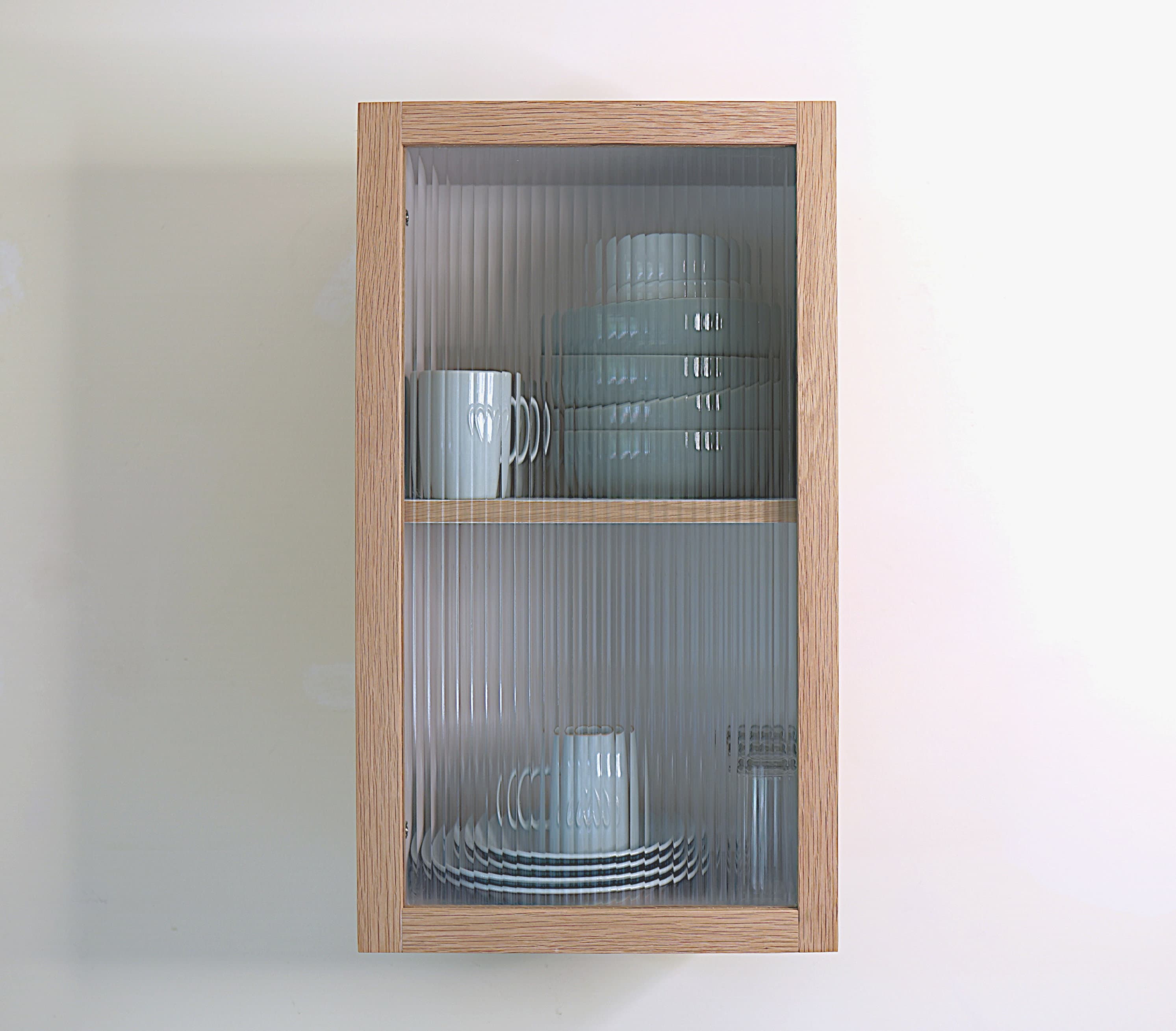 Kitchen shelf with glass door discount