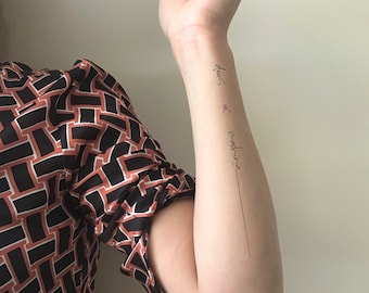 Design di lettere per tatuaggi personalizzati, tatuaggio calligrafico, tatuaggio semplice scritto a mano, tatuaggio personalizzato a linea sottile, tatuaggio minimale, linea del tatuaggio corsivo