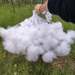 Large medium small and extra small white tulle pom poms balls party decoration round pompom for decor Tulle pompoms ball centerpiece