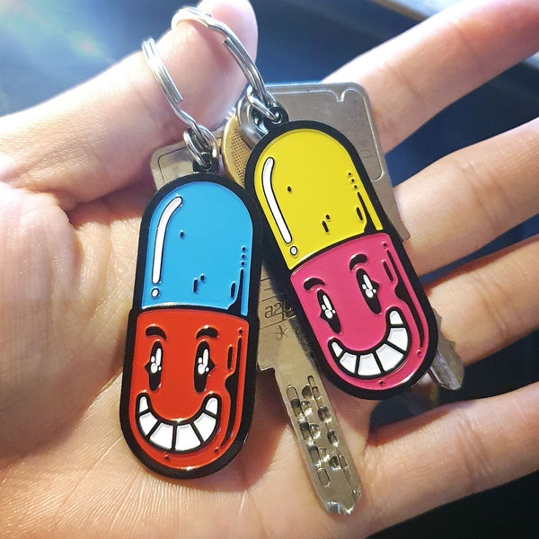 Smiling Pill, enamel keyring | Porte-clés émaillé | Kekli