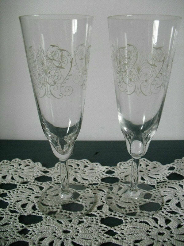 Vintage Deux Flutes à Champagne Cristal Gravées Arabesque