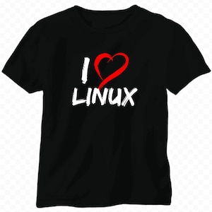 Peut inclure: T-shirt noir avec un graphisme blanc qui dit "J'aime Linux" avec un cœur rouge.