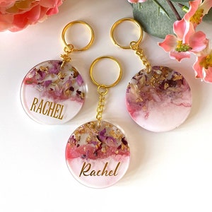 Pink Resin Keyring with dried flowers, Personalised keyring, Custom Name keychain, unique gift for her Christmas gift idea, stocking stuffer