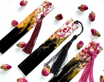 Black Resin Bookmark with dried rose flowers and gold leaf, Bookworm gift, Book Accessories, Personalised bookmark, favours, book lover gift