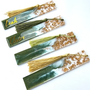 Green Resin Bookmark with gold leaf, Personalised bookmark, Unique gift for her, Book lover gift, party favours, Christmas stocking filler