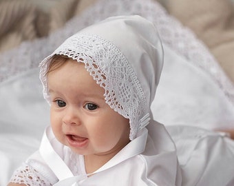 Bonnet de baptême en tissu de coton de couleur blanche et dentelle de coton pour une fille et un garçon Bonnet de baptême pour bébé, bénédiction, chapeau, ensemble de baptême A1003