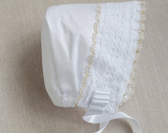 Bonnet de baptême en tissu de coton de couleur blanche et dentelle avec fil doré pour garçon Sunbonnet pour baptême bénédiction bébé chapeau Collection Set 2203