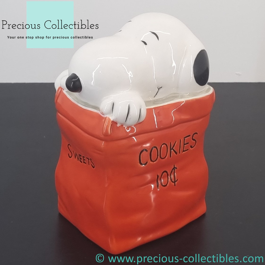 スヌーピー 貯金箱。とってもレアで珍しいです( ˘ω˘ )｜スヌーピー