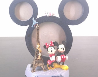 Extremely rare! Vintage Mickey and Minnie Mouse photo frame. Dates back to 1992 (Opening year Disneyland Paris). Climbing the Eiffel Tower.