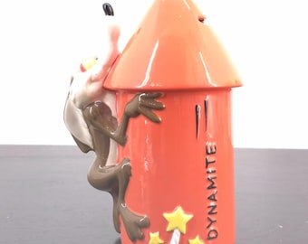 Extremely rare! Vintage Wile E. Coyote money box. Must have Looney Tunes collectible.
