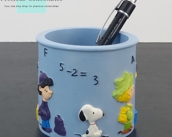 Extremely rare! Vintage Snoopy and friends pen tray. Peanuts Worldwide collectible. Tropico Diffusion, avenue of the stars