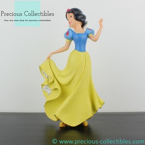 Extremely Rare! Vintage statue of Snow White from the Seven Dwarfs. A Walt Disney collectible.