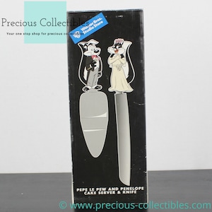 Extremely rare! Pepé Le Pew and Penelope Pussycat wedding cutlery. Warner Bros store exclusive