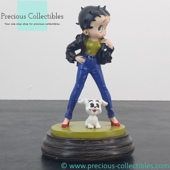 Extremely Rare! Vintage Betty Boop Collectible Statue. ''rock and