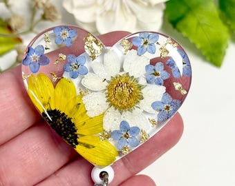 Dried Flower Badge Reel. Heart Custom Beaded Retractable ID Clip Holder & Badge Buddy. Gift for Nurses. Cute Boho Lanyard