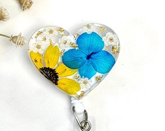 Cute Flower Badge Reel, Floral ID Badge Clip Holder, Retractable Beaded Badge Buddy, Summer Healthcare Gift for Nurse, Teacher, Boho Lanyard