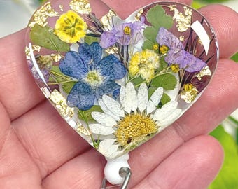 Cute Flower Badge Reel, Floral ID Badge Clip Holder, Retractable Beaded Badge Buddy, Summer Healthcare Gift for Nurse, Teacher, Boho Lanyard