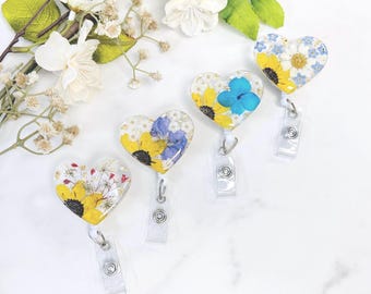 Cute Flower Retractable Badge Holder, Floral ID Badge Reel, Beaded Badge Buddy, Healthcare Gift for Nurse, Teacher, Boho Teacher Lanyard