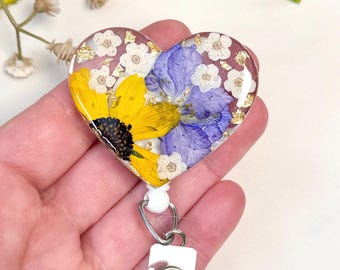 Cute Flower Badge Reel, Floral ID Badge Clip Holder, Retractable Beaded Badge Buddy, Summer Healthcare Gift for Nurse, Teacher, Boho Lanyard
