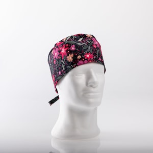 OP-Haube Dunkelgrüne Blumen Fantasy & Muster