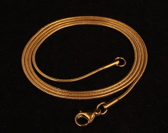 Halsband i guldfärgad legering, minimalistiska unisexsmycken, blekfri finish