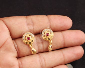 Guldpläterade mässingsörhängen med hjärtform, cirkulära örhängen med rubin och CZ-motiv, traditionella små hängande örhängen med diamant, etnisk present till kvinnor
