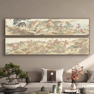 Pode incluir: Duas pinturas longas, horizontais emolduradas que retratam uma cena de paisagem chinesa tradicional com montanhas, árvores e animais. As pinturas estão penduradas em uma parede acima de um sofá e uma mesa de centro.
