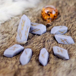 Stone D6 and D4 Dwarf Dice Set for Dungeons and Dragons and TTRPG lovers