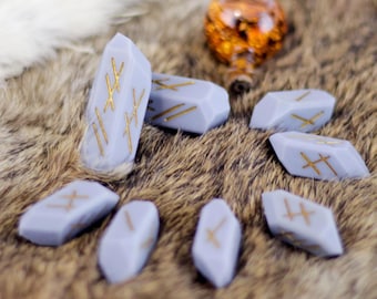 Stone D6 and D4 Dwarf Dice Set for Dungeons and Dragons and TTRPG lovers