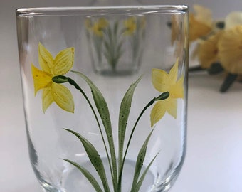 Hand Painted Tumbler Glass Daffodil Design