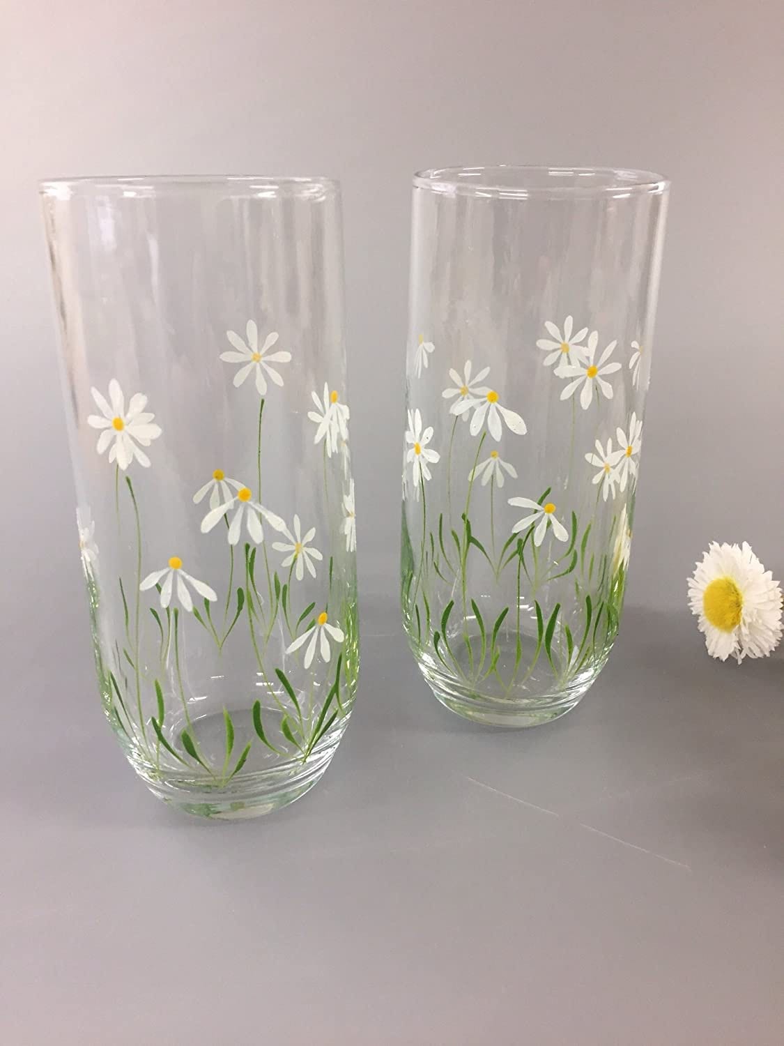 Rossvar Pair of Hand Painted Spring Daisy Design Hi-Ball Glasses