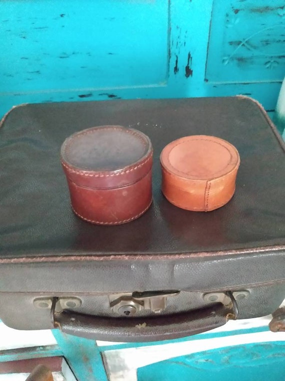 Two lovely old hide stud/cufflink boxes - image 1