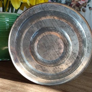 Large red and white vintage flour storage tin immagine 5