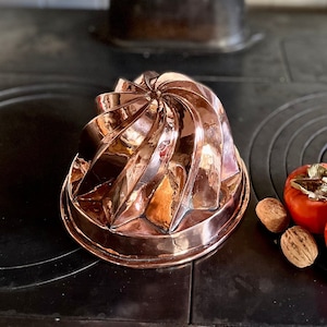 Beautiful French Copper Cake Mold / French Cake Pan / 19th Century Antique Copperware / Old Baking Mold / Moule à Gâteau / Patisserie Mold