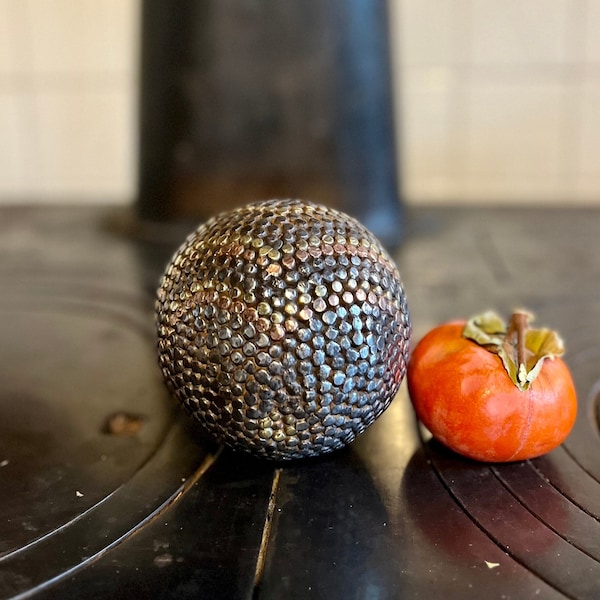 Boule de pétanque tricolore / Conception unique de diamants et de coeurs / Boule de pétanque lyonnaise antique clouée / Jeu de pétanque de Lyon / Pétanque / Fabriqué à la main en France