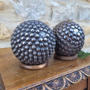 Anciennes Boules De Pétanque Lyonnaise, Authentique, Cloutées