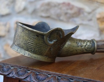 Chinese Silk Flat Iron 17th Century / Bronze Dragon Face Authentic Antique / Fer à Repasser la Soie / Decorated Original Household Objet