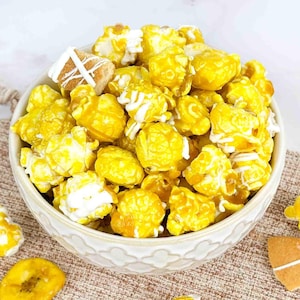 Popcorn Banana Pudding Flavor, Free Shipping, Candied Popcorn, White Chocolate, Vanilla Wafers, Banana Chips, Gourmet Popcorn, Made Fresh.