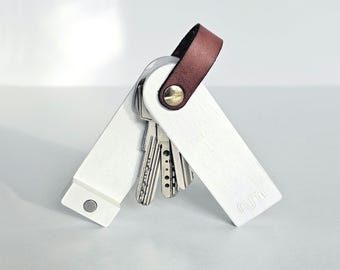 White Personalized Key Organizer, Wood Magnetic Key Holder, Personalized Gift