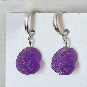 Luminous shell earrings – handmade from resin & 925 silver