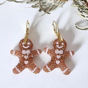 Gingerbread Man Earrings – Handmade from resin with icing details – Christmas jewelry – 925 silver or 24K gold-plated