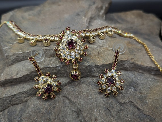 Indian Style Adjustable Necklace, Earrings. Gold Coloured Metal, Set with Burgundy and Clear Crystals.