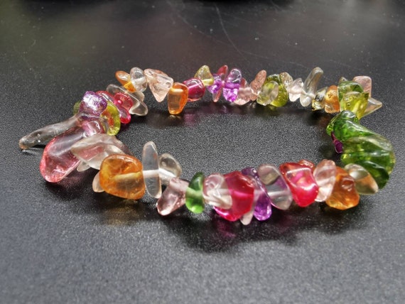 Crackle Quartz / Ice Flake Quartz Chip Semi-Precious Healing Gemstone Bracelet (includes free gift bag)