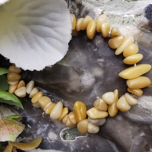 Yellow Jade Semi-Precious Chip Gemstone Bracelet (Crystal / Healing)