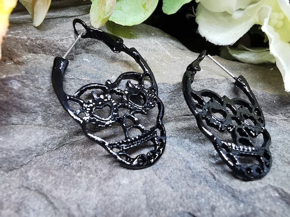 Stunning Filigree Metal Skull Earrings - Black, Gold or Silver Coloured