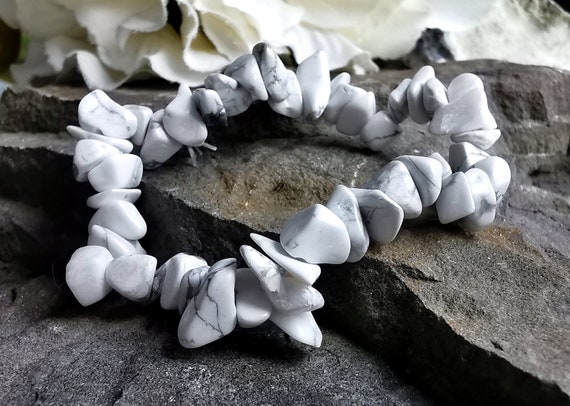 White Jasper Semi-Precious Chip Gemstone Bracelet (Crystal / Healing)