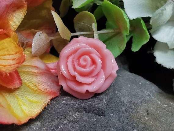 Plastic rose best sale ring