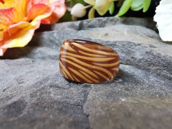 Various Vintage Animal Print Lucite Plastic Rings (Size S)