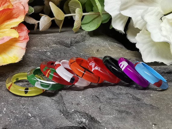 Various Colours, Hand-Painted, Vintage, Lucite Plastic Rings (Size M1/2)