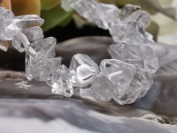 Clear Quartz / Crystal Quartz / Rock Crystal Semi-Precious Chip Gemstone Bracelet (Crystal / Healing)